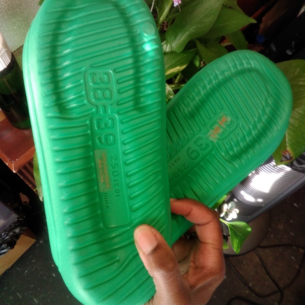 Casual Art Decoish Vibe Green Slide Sandals - Picture 4 of 10